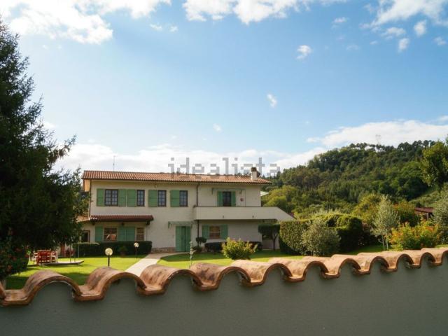 Case e ville in vendita di 233 m² in Via XX Settembre, 118