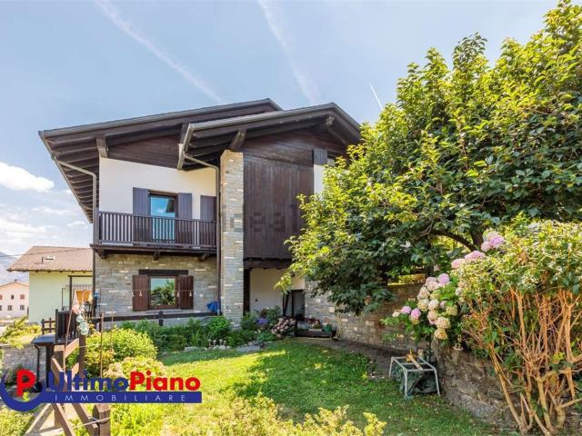 Case e ville in vendita di 233 m² in Frazione Pont Suaz, 59