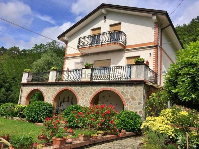 Case e ville in vendita di 234 m²