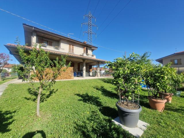 Case e ville in vendita di 234 m²
