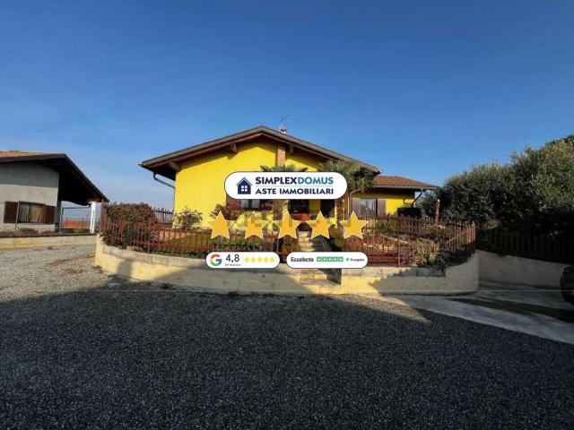 Case e ville in vendita di 234 m² in Via Amendola