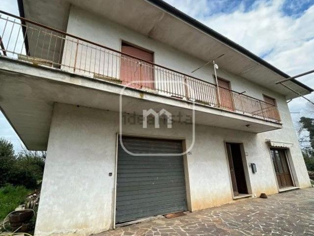 Case e ville in vendita di 234 m² in Via Guglielmo Marconi
