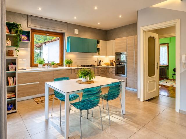 Case e ville in vendita di 234 m² in Via della Concezione, 11