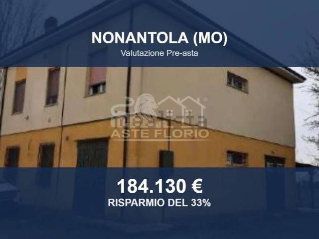 Case e ville in vendita di 234 m² in Via di Mezzo, 101
