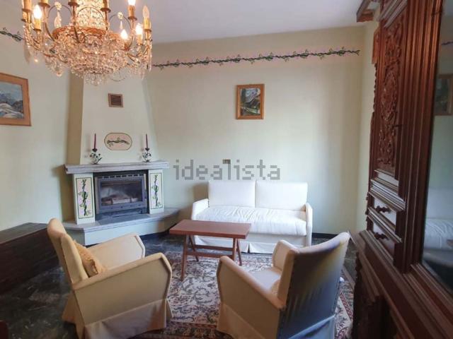 Case e ville in vendita di 234 m² in Via Europa