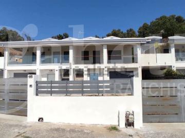 Case e ville in vendita di 234 m² in Via Formia, 99