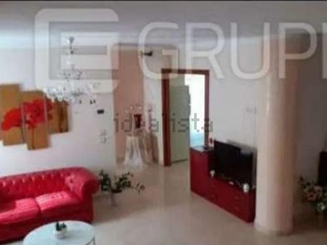 Case e ville in vendita di 234 m² in Via Lanzillotti