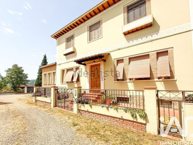 Case e ville in vendita di 234 m² in Via Santa Barbara