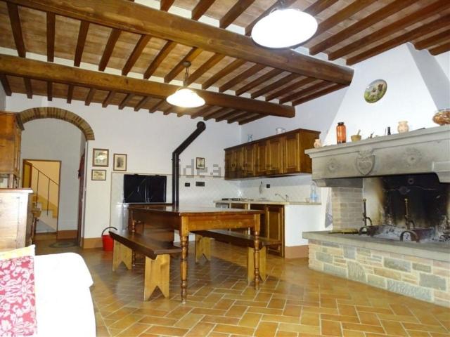 Case e ville in vendita di 234 m² in Via Val di Chio