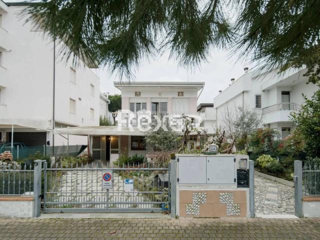 Case e ville in vendita di 234 m² in Viale Matteotti