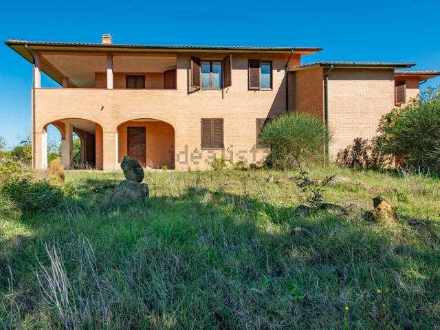 Case e ville in vendita di 234 m² in Strada Statale 73 Levante