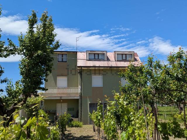 Case e ville in vendita di 234 m² in Contrada Rio, 13