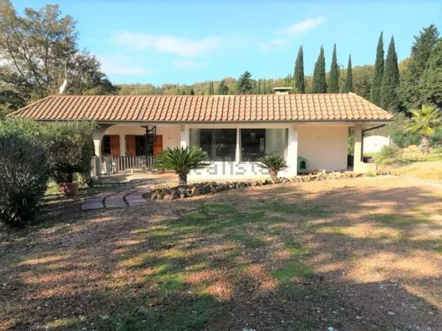 Case e ville in vendita di 235 m²