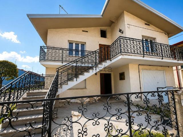 Case e ville in vendita di 235 m²