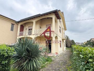 Case e ville in vendita di 235 m²