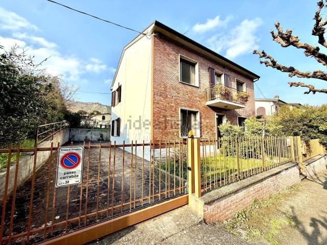 Case e ville in vendita di 235 m²
