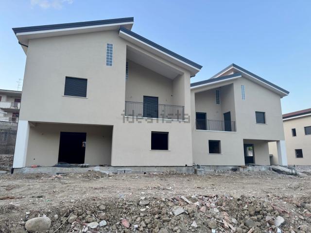 Case e ville in vendita di 235 m² in Via Carlo Goldoni