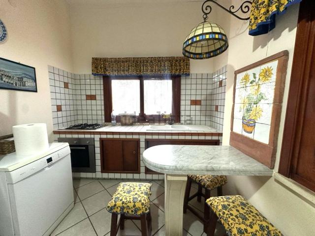 Case e ville in vendita di 235 m² in Via Gela