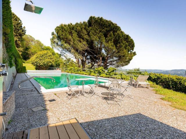 Case e ville in vendita di 235 m² in Via dei Pirich