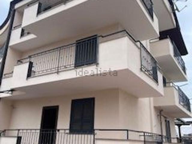 Case e ville in vendita di 235 m² in Via Enrico De Nicola