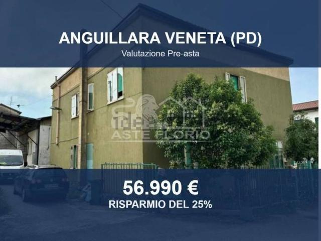 Case e ville in vendita di 235 m² in Via Europa, 6