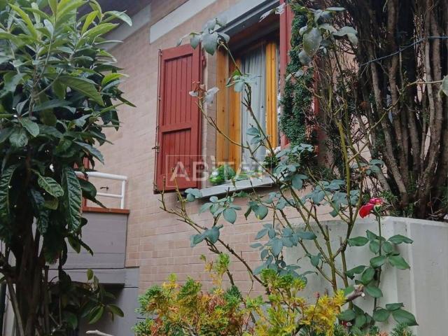 Case e ville in vendita di 235 m² in Via Francesco Petrarca, 3