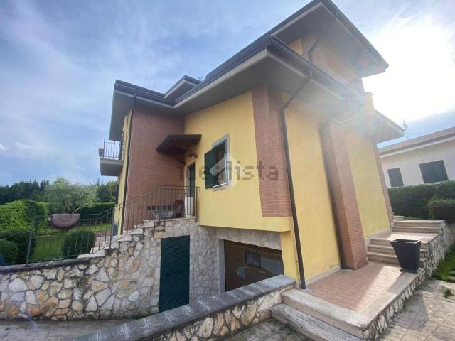 Case e ville in vendita di 235 m² in Via Madonna della Stella