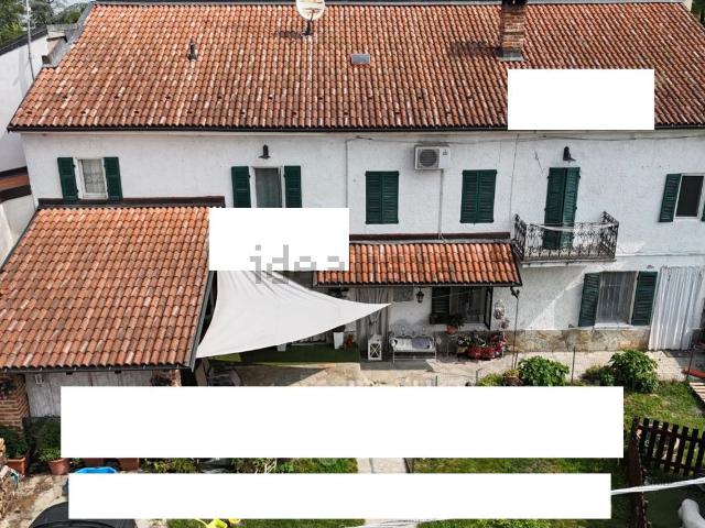 Case e ville in vendita di 235 m² in Via Piccaluga, 5