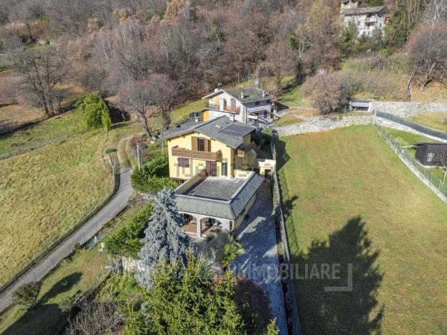 Case e ville in vendita di 235 m² in Via Rodola, 33