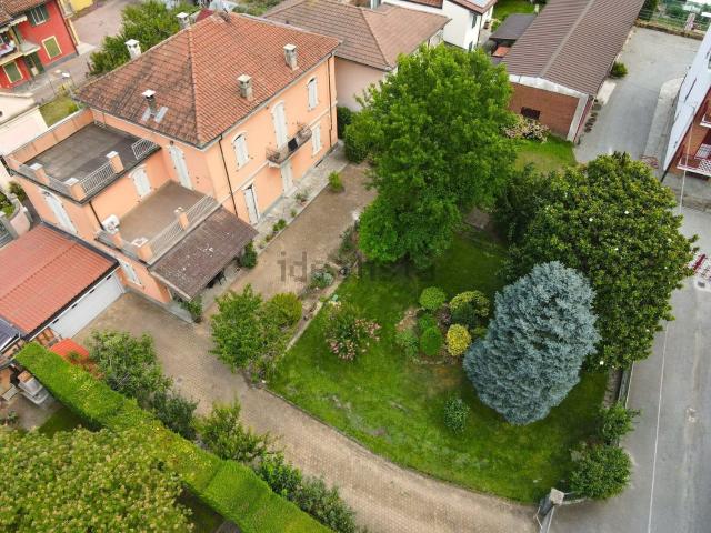 Case e ville in vendita di 235 m² in Vicolo Tassoni, 4