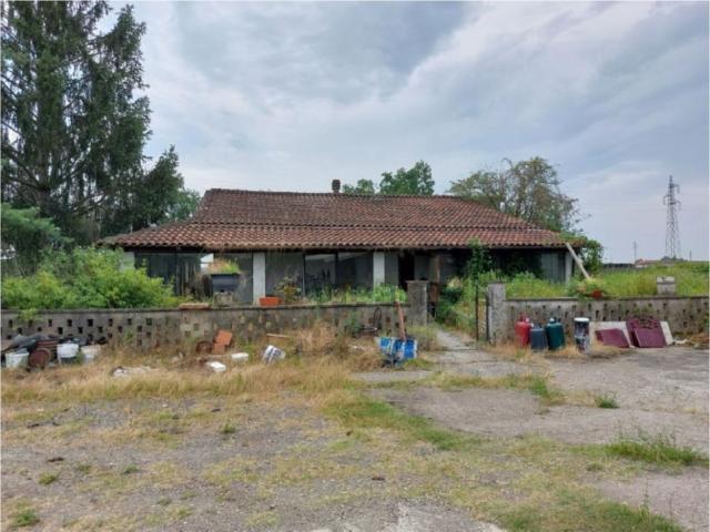 Case e ville in vendita di 235 m² in Strada Sponda Destra