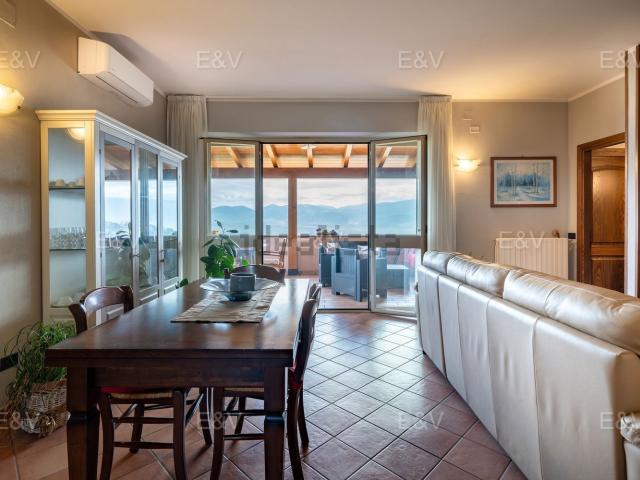 Case e ville in vendita di 236 m² in Località Sala