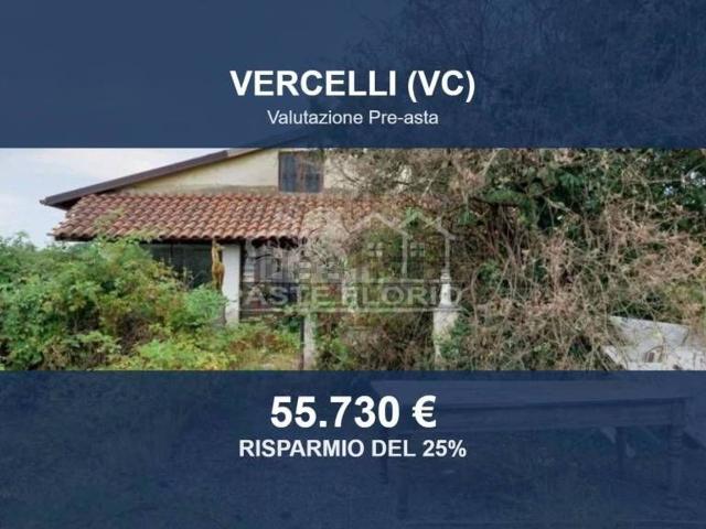 Case e ville in vendita di 2370 m² in Strada Sponda Destra, 65