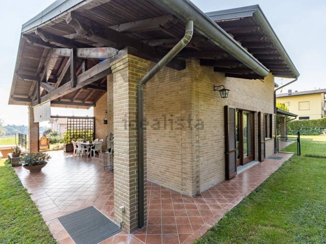 Case e ville in vendita di 237 m² in Via Bellini, 3