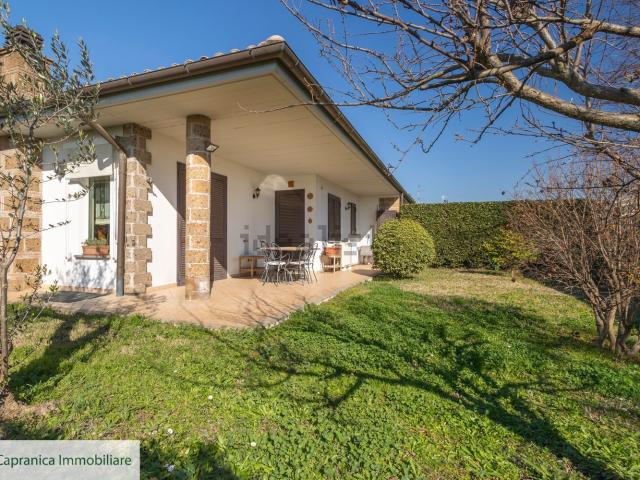 Case e ville in vendita di 237 m² in Via Giacomo Leopardi, 5