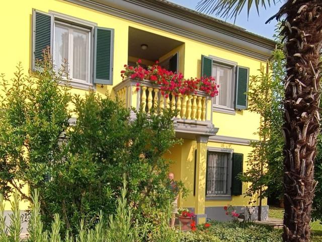 Case e ville in vendita di 237 m² in Via del Sabbione, 44