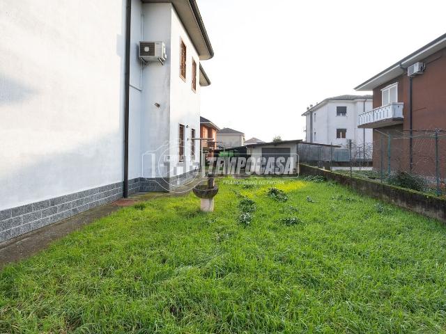 Case e ville in vendita di 237 m² in Via Enrico Toti