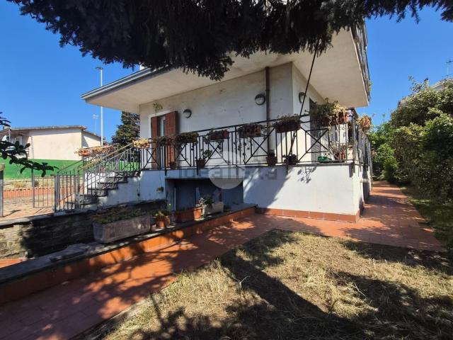 Case e ville in vendita di 237 m² in Via Madonna del Pantano, 67