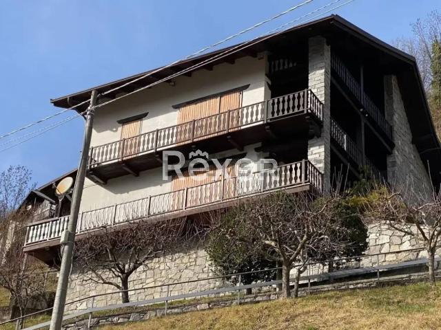 Case e ville in vendita di 237 m² in Via per Rossa