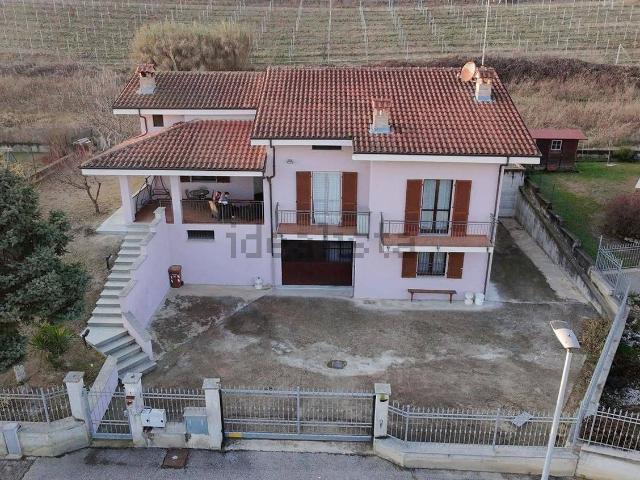 Case e ville in vendita di 237 m² in Corso Valpone, 21