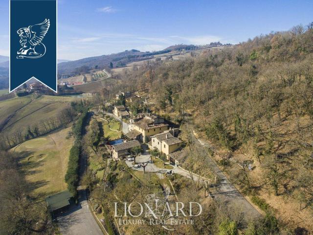 Case e ville in vendita di 2385 m²