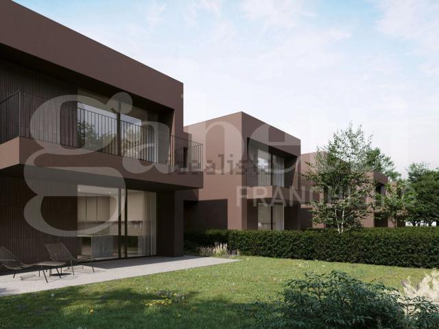 Case e ville in vendita di 238 m² in Via A. Vanzo, 9