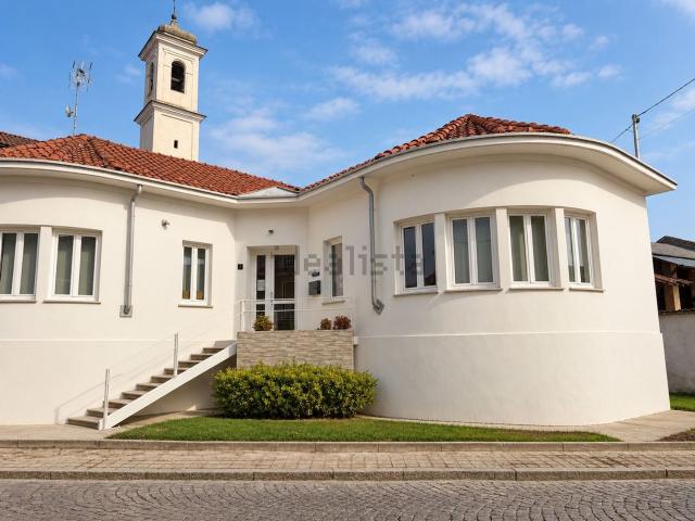 Case e ville in vendita di 238 m² in Via G. Garibaldi, 29