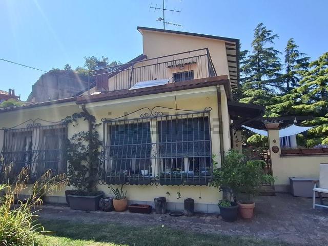 Case e ville in vendita di 238 m² in Via della Chiesa