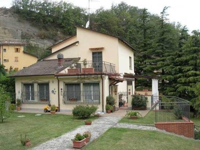 Case e ville in vendita di 238 m² in Via della Chiesa
