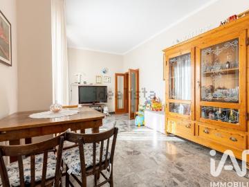 Case e ville in vendita di 238 m² in Via Ippolito Nievo