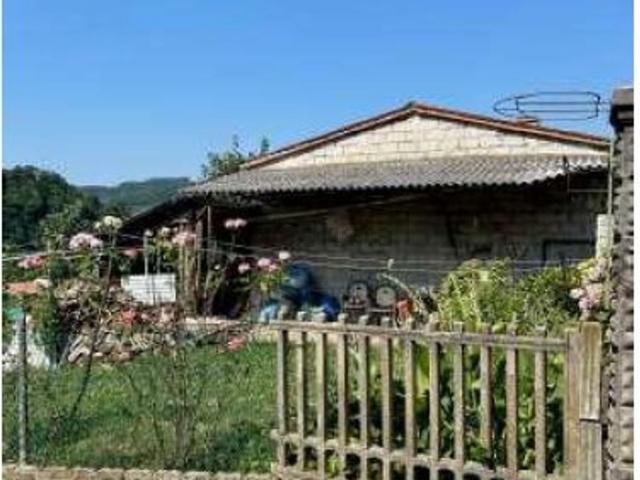 Case e ville in vendita di 238 m² in Via Mainenti