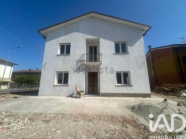 Case e ville in vendita di 238 m² in Via Marzabotto