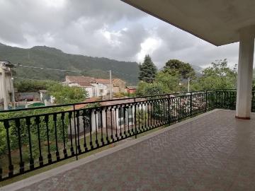 Case e ville in vendita di 238 m² in Via Umberto Linguiti