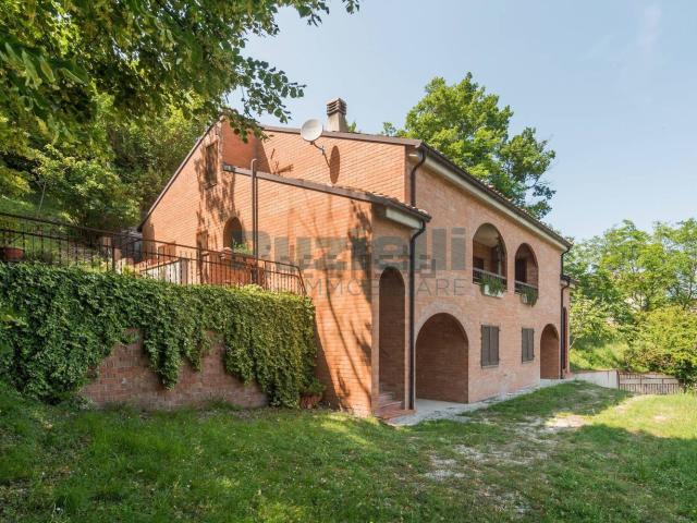 Case e ville in vendita di 238 m² in Contrada Piobbico